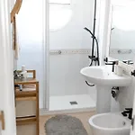 Charming With Sea View Апартаменти *