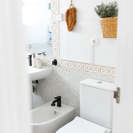 Charming With Sea View Апартаменты *